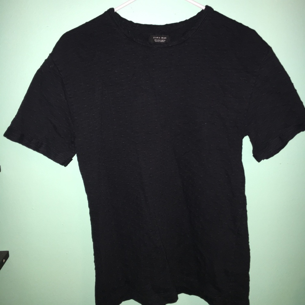 Zara Man Black Textured Tee